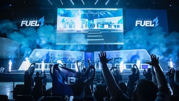 El equipo de deportes azul,