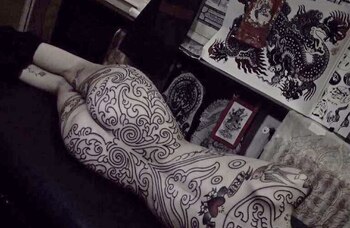 El tatuaje, en proceso