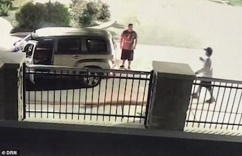 De acuerdo con el informe policíaco las personas no esperaron a que el refugio abriera (Foto:Facebook – El)