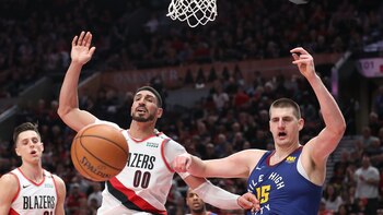Kanter y Jokic pelean por