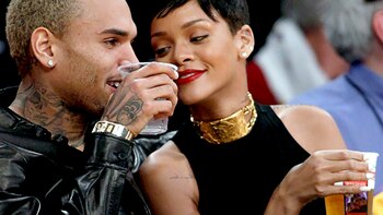 Chris Brown y Rihanna (AP Photo/Alex Gallardo)