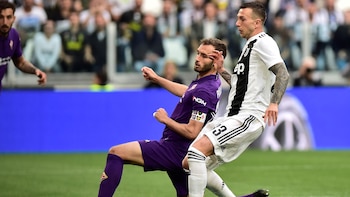 El defensor es el capitán de la Fiorentina de Italia (REUTERS)