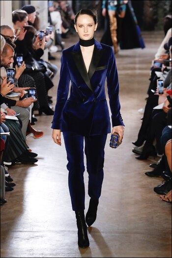 Traje de terciopelo en el