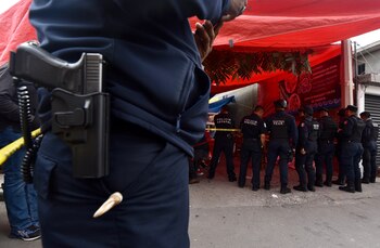Un joven fue asesinado en el mercado dominical de la delegación de San Antonio Buenaventura (Foto: CRISANTA ESPINOSA AGUILAR /CUARTOSCURO)