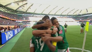 Mónica Ocampo y sus compañeras