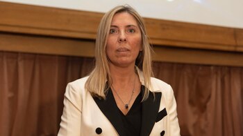 María Eugenia Capuchetti (Adrián Escandar)