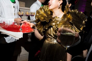 Awkwafina en Altuzarra / Landon