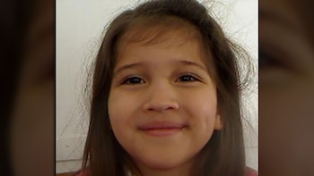 Melody estaba junto a su