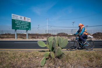 Algunos trabajadores todavía laboran en