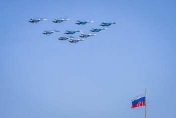 Cazabombarderos Sukhoi Su-35 y Su-34
