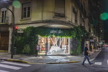 La esquina verde del local