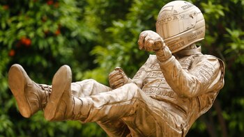 La escultura de Ayrton Senna