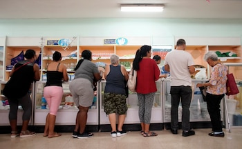 Cola en una tienda de