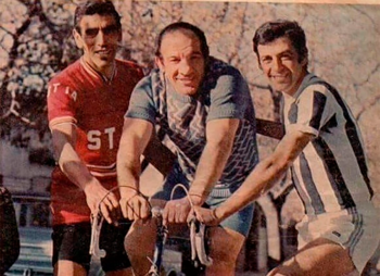 Tres mendocinos de ley: el ciclista Ernesto “Negro” Contreras, Nicolino Locche y Víctor Legrotaglie en una producción de El Gráfico