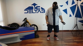 Casco y dispositivos interconectados, posibilitan