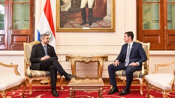 Mario Abdo Benítez y Juan