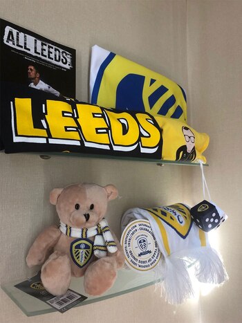 Parte del merchindising que Marta