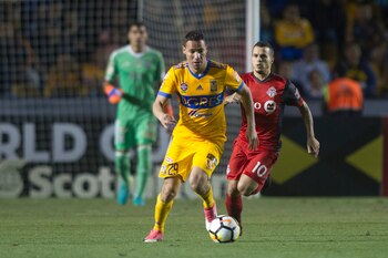 El mediocampista Dueñas no soporta