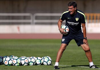 Míchel, entrenando con el Málaga
