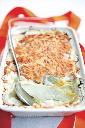 Witlofschotel (endivias gratinadas)