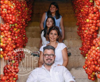 Raffaella (15), Francesca (17), Micaela