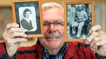 Andre Gantois muestra fotos de