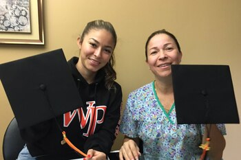 Sandra Murillo tiene 20 años que dejó Colombia, su país natal (Foto: Twitter/PeterHaskel1880)