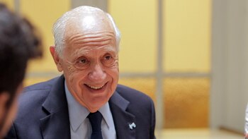 Lavagna es candidato por Consenso