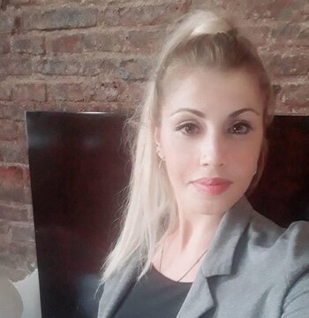 Cintia, quien tiene una hija