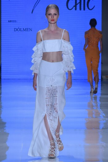 Verano en blanco (Almerinda María).