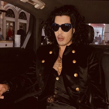 Cuervo lanzó su primer álbum