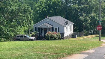 La joven llegó a las