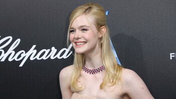 Elle Fanning se desmayó durante