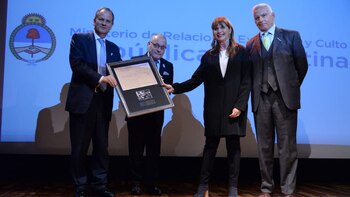 El embajador Ilan Sztulman y