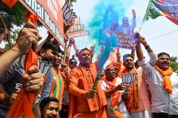 Militantes del partido BJP de