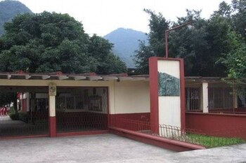 los compañeros y profesores del