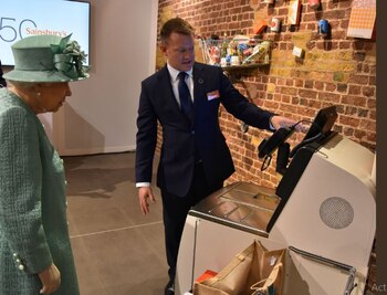 “¿Y no puedes engañarlo? “¿Y