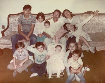 Ramón Valdés y sus nietos