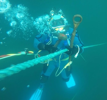 Una reparación debajo del mar