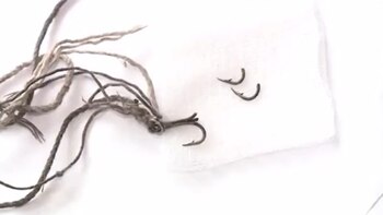 Los restos del gancho y