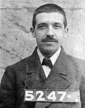 Charles Ponzi (1882-1949), tras caer