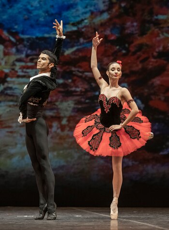 J. Velázquez junto a Camila