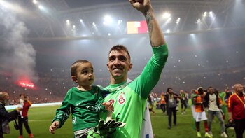 Fernando Muslera podría recalar a