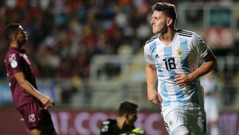 Adolfo Gaich celebra uno de