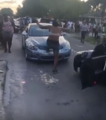 La mujer lesionada al parecer