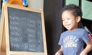 Aiden Blasian aprendió a leer
