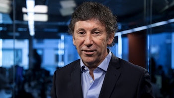 En San Isidro, Gustavo Posse