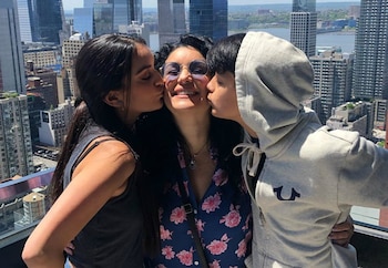 Karina ha apoyado en todo