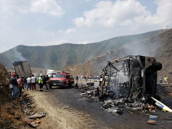 El autobús de pasajeros se