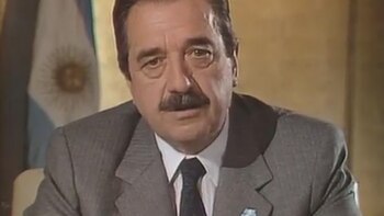 Raúl Alfonsín decretó el estado